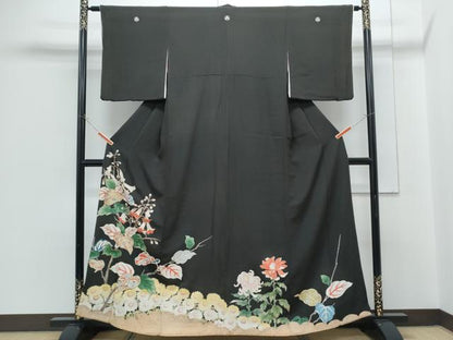 平和屋着物●アンティーク　大正ロマン　黒留袖　駒刺繍　草花文　金彩　正絹　逸品　CABH3761th