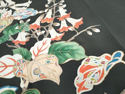 平和屋着物●アンティーク　大正ロマン　黒留袖　駒刺繍　草花文　金彩　正絹　逸品　CABH3761th