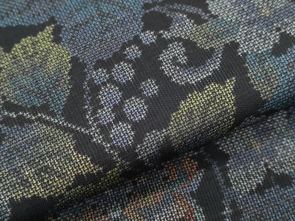 平和屋着物●本場大島紬　9マルキ　葡萄蔦の葉文　正絹　逸品　CABH3778th