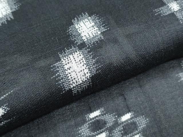 平和屋着物＊夏物　紗紬　琉球絣文様　黒地　正絹　逸品　CABH3840th