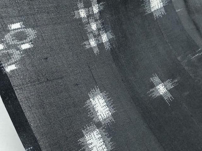 平和屋着物＊夏物　紗紬　琉球絣文様　黒地　正絹　逸品　CABH3840th