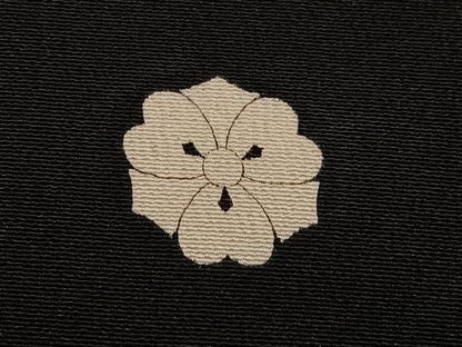 平和屋着物■豪華黒留袖　駒刺繍　色紙花文　金銀彩　正絹　逸品　CABH4279xe