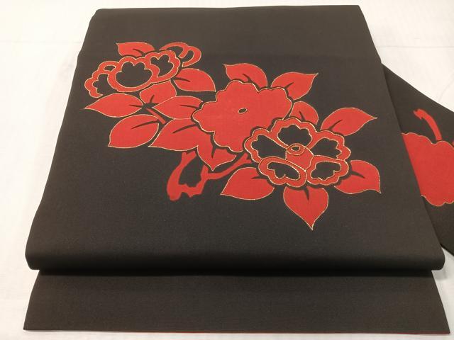 平和屋着物●塩瀬　九寸名古屋帯　駒刺繍　草花文　黒地　金彩　正絹　逸品　CABH4503vp