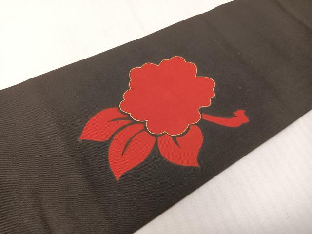 平和屋着物●塩瀬　九寸名古屋帯　駒刺繍　草花文　黒地　金彩　正絹　逸品　CABH4503vp