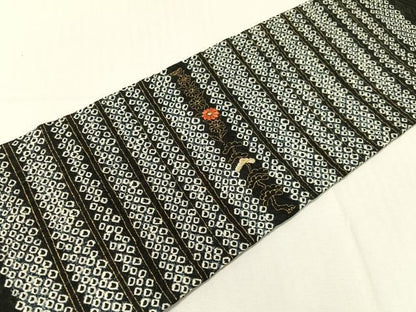 平和屋着物●九寸名古屋帯　刺繍　絞り　草花間道　黒地　金彩　正絹　逸品　CABH4535vp