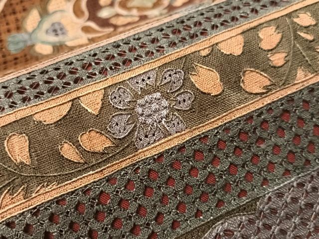 平和屋着物●中国三大刺繍　スワトウ相良刺繍　総刺繍　太鼓柄袋帯　紬地　横段花文　正絹　逸品　CABH4744vp