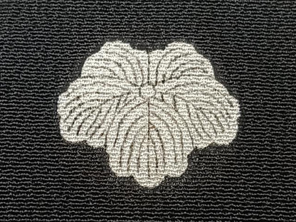 平和屋着物■豪華黒留袖　駒刺繍　束ね熨斗花文　金彩　正絹　逸品　未使用　CABH5261xi　