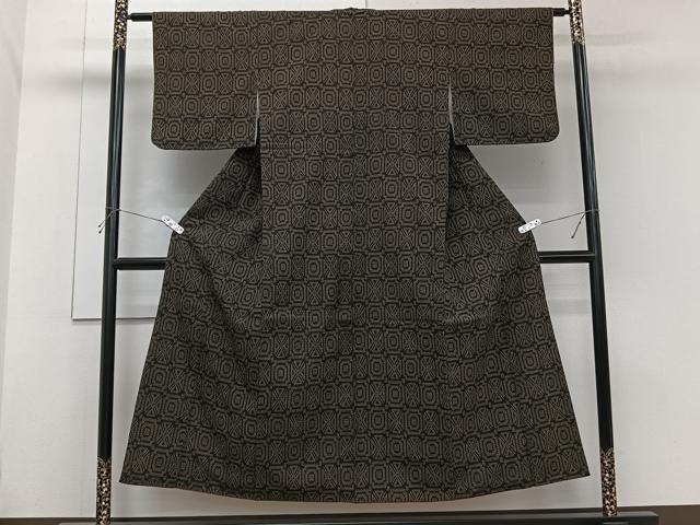 平和屋着物■上質な紬　幾何学文　黒地　正絹　逸品　CABH5276xi