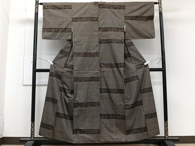 平和屋着物■本場大島紬　7マルキ　横段人物花文　正絹　逸品　CABH5544xi