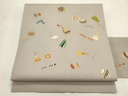平和屋着物●塩瀬　九寸名古屋帯　楽器文　金彩　正絹　逸品　CABH6784dy