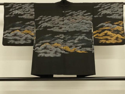 平和屋着物＃羽織　寿光織　遠山雲重ね文　黒地　金糸　正絹　逸品　CABH6836in