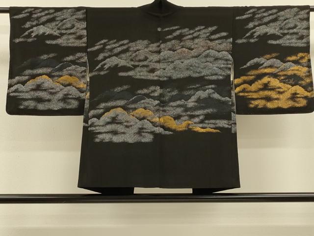 平和屋着物＃羽織　寿光織　遠山雲重ね文　黒地　金糸　正絹　逸品　CABH6836in