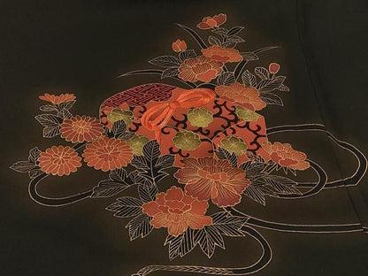 平和屋着物＃羽織　刺繍　文箱草花文　黒地　金彩　正絹　逸品　CABH6841in