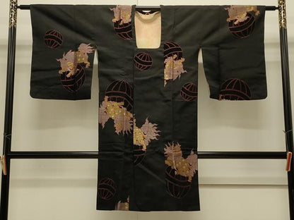 平和屋着物＃道行コート　輪奈織　寿光織　獅子　鞠　黒地　金銀糸　ロング丈　正絹　逸品　CABH6850in