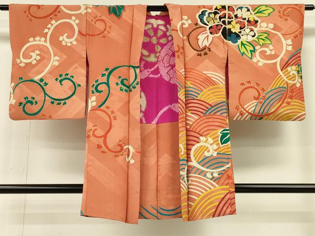 平和屋着物∞アンティーク　大正ロマン　羽織　駒刺繍　立波花唐草文　金彩　正絹　逸品　CABH6856in