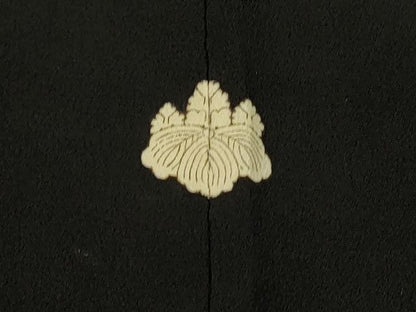平和屋着物＃羽織　寿光織　吉祥舞花文　黒地　金糸　正絹　逸品　CABH6889in
