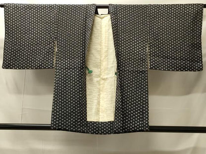 平和屋着物＃羽織　亀甲　蝶　黒地　正絹　逸品　CABH6922in