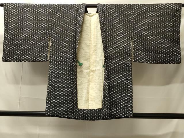 平和屋着物＃羽織　亀甲　蝶　黒地　正絹　逸品　CABH6922in