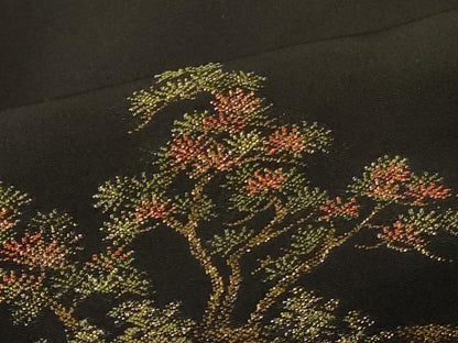 平和屋着物＃羽織　寿光織　風景草花文　黒地　金糸　正絹　逸品　CABH6938in