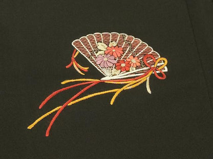 平和屋着物＃羽織　駒刺繍　総刺繍　檜扇人物花文　黒地　銀糸　正絹　逸品　未使用　CABH6942in
