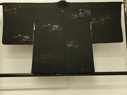 平和屋着物＃羽織　寿光織　枝葉文　黒地　金銀糸　正絹　逸品　CABH6982in