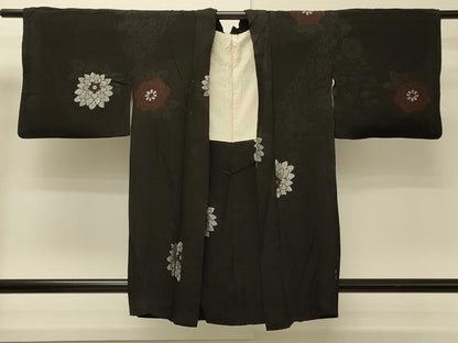 平和屋着物＃羽織　寿光織　草花文　黒地　銀糸　正絹　逸品　CABH6983in