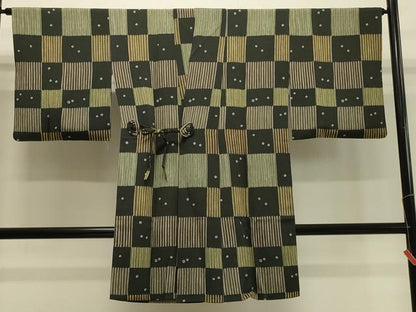 平和屋着物＃道中着　変わり市松文　鬼しぼ縮緬　ロング丈　正絹　逸品　CABH7059in