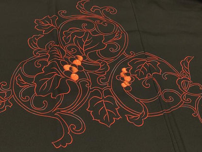 平和屋着物＃羽織　刺繍　葡萄蔦の葉丸文　黒地　金糸　正絹　逸品　未使用　CABH7185in