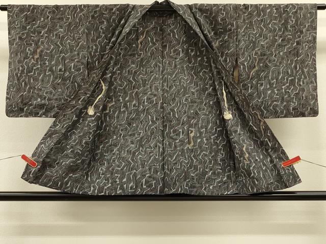 平和屋着物＃羽織　幾何学文様　黒地　金彩　正絹　逸品　CABH7192in
