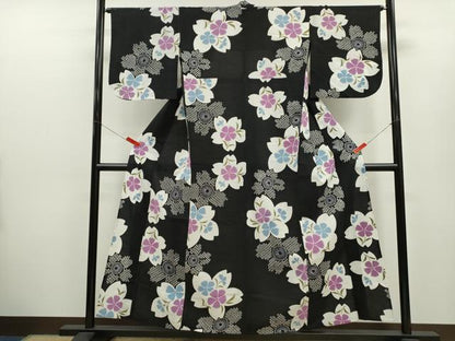 平和屋着物∴世界的ファッションデザイナー　山本寛斎　kansaiブランド　夏物　浴衣　注染　舞花文　黒地　日本製　綿　逸品　CABH7942ze