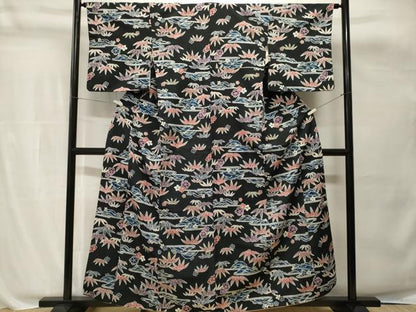 平和屋着物■上質な紬　型染め　笹梅文　黒地　正絹　逸品　CABH8801ev