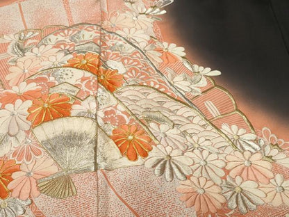 平和屋着物■豪華黒留袖　駒刺繍　扇面片輪車花文　暈し染め　正絹　逸品　CABH8976ev