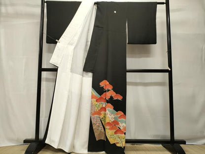平和屋着物■豪華黒留袖　駒刺繍　七宝亀甲花松文　金彩　正絹　逸品　CABH9015ev