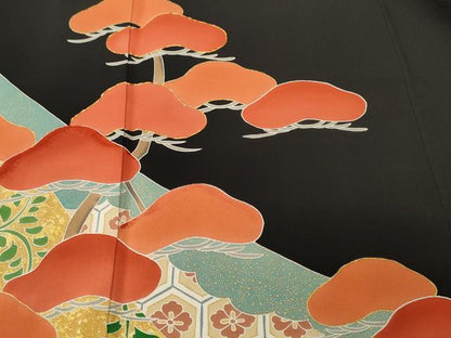 平和屋着物■豪華黒留袖　駒刺繍　七宝亀甲花松文　金彩　正絹　逸品　CABH9015ev