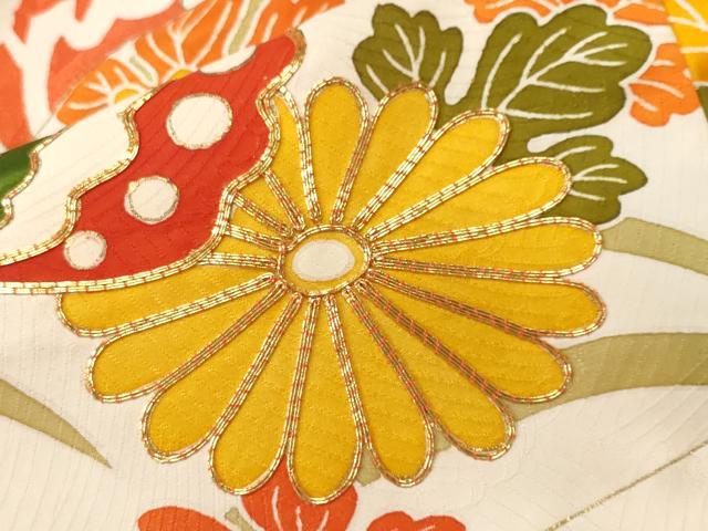 平和屋着物■豪華振袖　駒刺繍　枝花舞蝶文　金彩　正絹　逸品　CABH9039ev