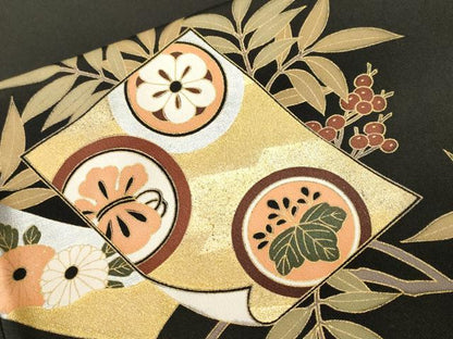 平和屋着物■豪華黒留袖　駒刺繍　短冊木の実枝葉文　金彩　正絹　逸品　CABH9090ev