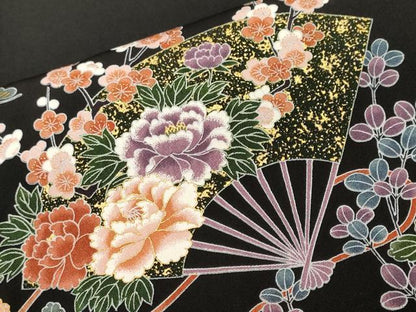 平和屋着物■豪華黒留袖　駒刺繍　群鶴扇面雪輪草花文　金彩　正絹　逸品　CABH9116ev