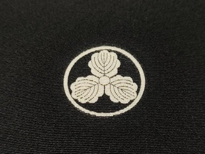 平和屋着物■豪華黒留袖　駒刺繍　雪輪飛躍花唐草文　金彩　正絹　逸品　CABH9127ev