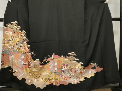 平和屋着物■豪華黒留袖　駒刺繍　雪輪飛鶴花唐草文　金彩　正絹　逸品　CABH9128ev