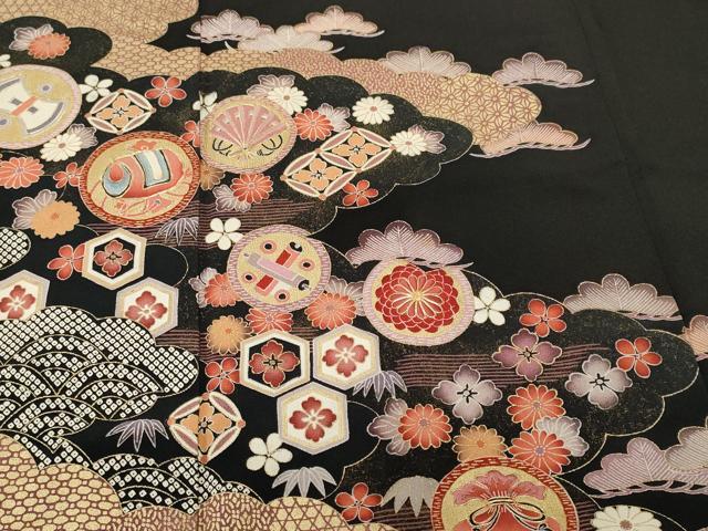 平和屋着物■豪華黒留袖　駒刺繍　雲取り吉祥宝尽し松文　金彩　正絹　逸品　CABH9179ev