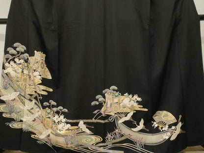 平和屋着物■豪華黒留袖　駒刺繍　扇面御所車飛鶴文　暈し染め　金彩　正絹　逸品　CABH9222ev