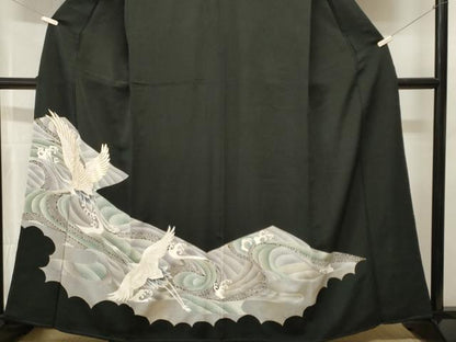 平和屋着物■豪華黒留袖　駒刺繍　立波飛鶴文　暈し染め　金彩　正絹　逸品　CABH9245ev