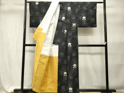 平和屋着物■上質な紬　草花文　黒地　正絹　逸品　CABH9317ev