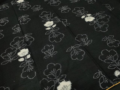 平和屋着物■上質な紬　草花文　黒地　正絹　逸品　CABH9317ev