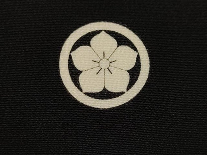 平和屋着物■豪華黒留袖　駒刺繍　扇面流水花文　金彩　正絹　逸品　CABH9323ev