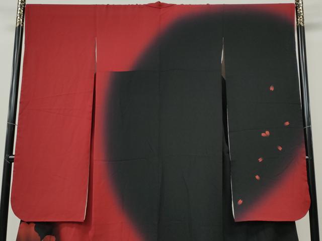平和屋着物●豪華振袖　舞花文　暈し染め　黒地　金銀彩　正絹　逸品　CABH9745ut