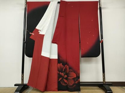 平和屋着物●豪華振袖　舞花文　暈し染め　黒地　金銀彩　正絹　逸品　CABH9745ut