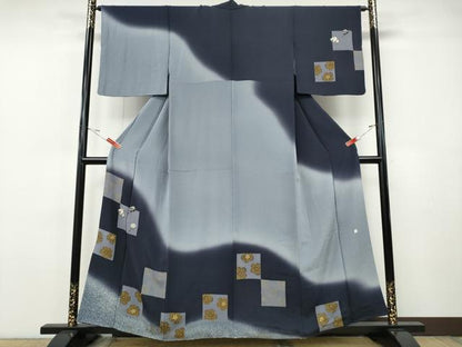 平和屋着物●訪問着　刺繍　雪うさぎ　でんでん太鼓　鈴　色紙花文　暈し染め　金彩　鬼しぼ縮緬　正絹　逸品　CABH9766ut