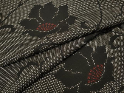 平和屋着物●本場大島紬　7マルキ　花唐草文　正絹　逸品　CABH9774ut