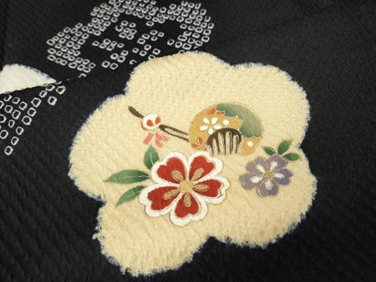 平和屋着物●豪華振袖　絞り　櫛　簪　鈴　舞花文　黒地　金彩　正絹　逸品　CABH9793ut